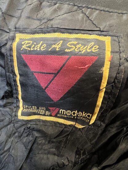 MODEKA Women's Stylish Belted Cruiser Motorcycle Leather Jacket (M-B38) - Image 2
